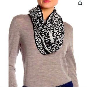 Michael Kors Scarf NWT 🤍🖤